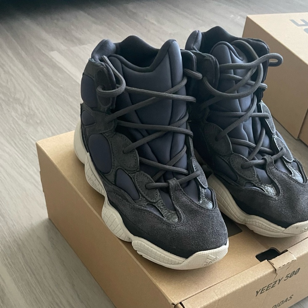Yeezy 500 slates